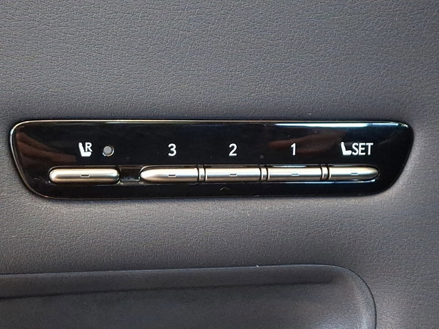 Used 2024 Lexus LS 500 AWD w/ Interior Upgrade Package image 22