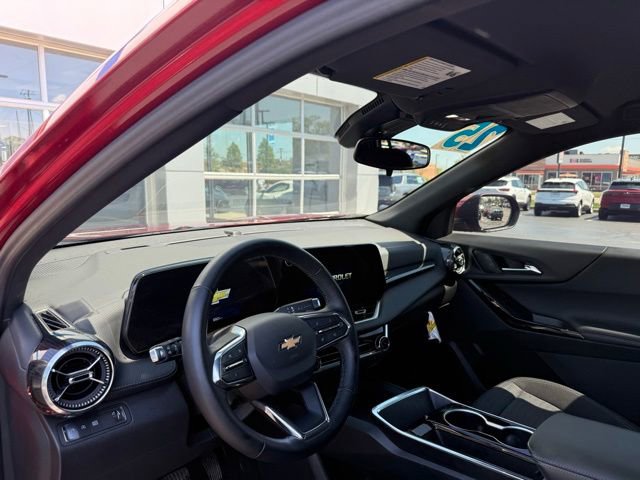 Used 2025 Chevrolet Equinox LT FWD image 8