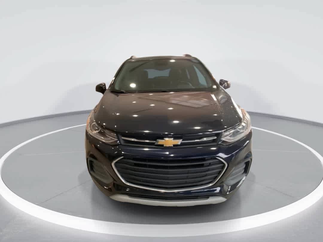 Used 2022 Chevrolet Trax LT w/ Driver Confidence Package AWD/4WD image 3