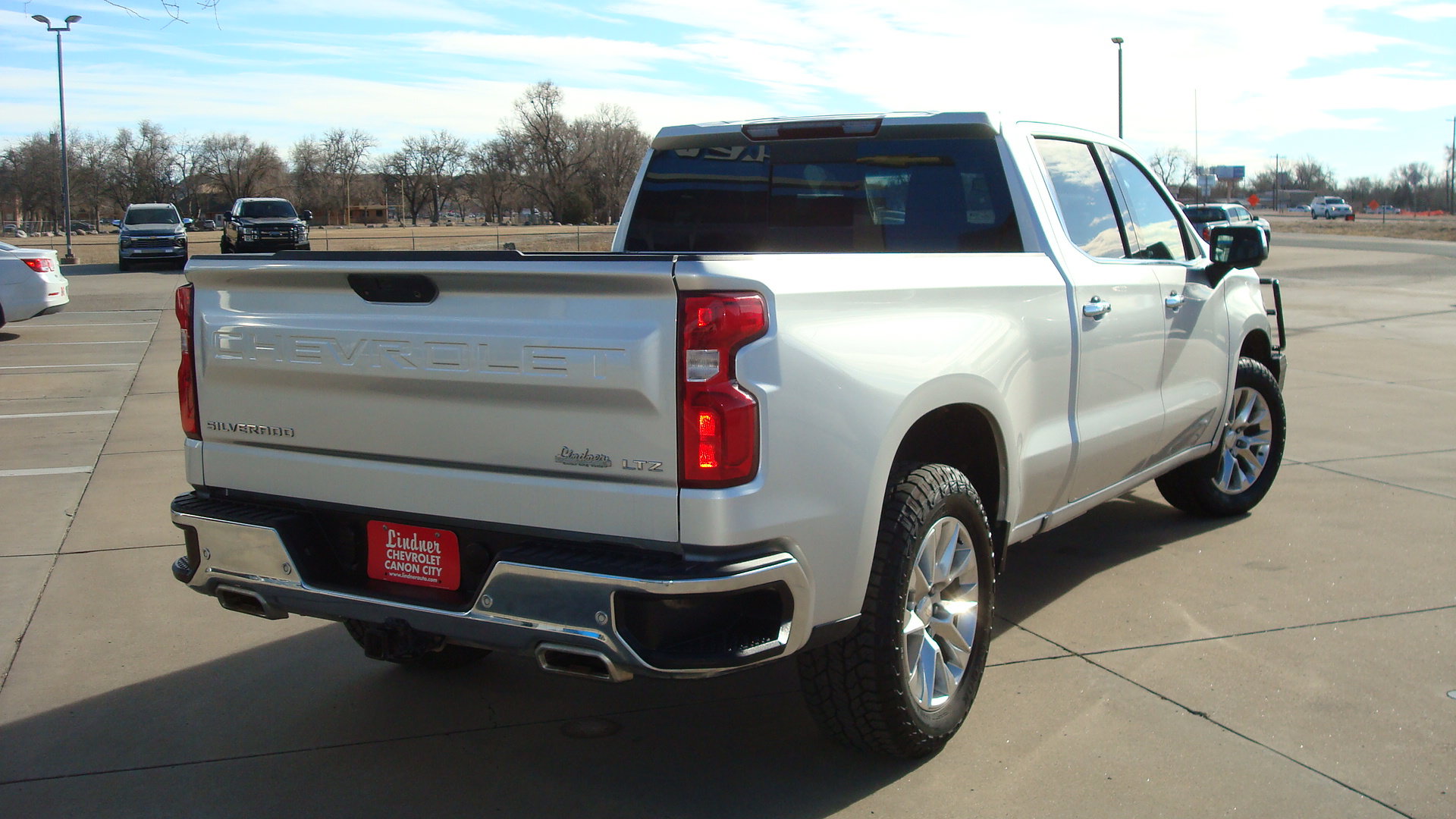 Used 2022 Chevrolet Silverado 1500 LTZ AWD/4WD image 4