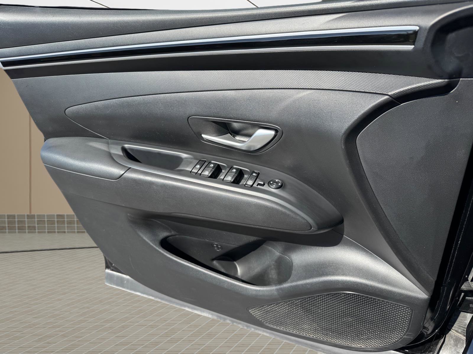 Used 2023 Hyundai Tucson SEL w/ Winter Package image 16