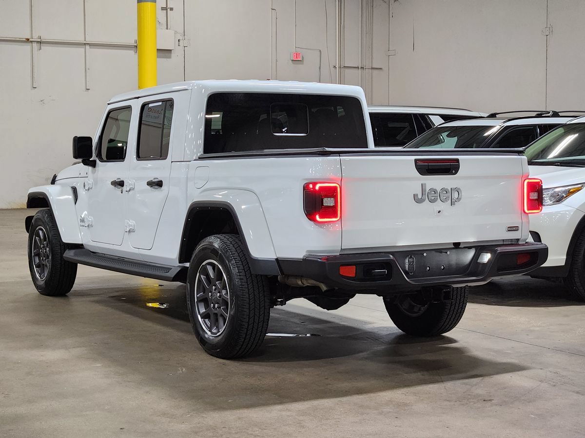 Used 2022 Jeep Gladiator Overland w/ LED Lighting Group AWD/4WD image 11