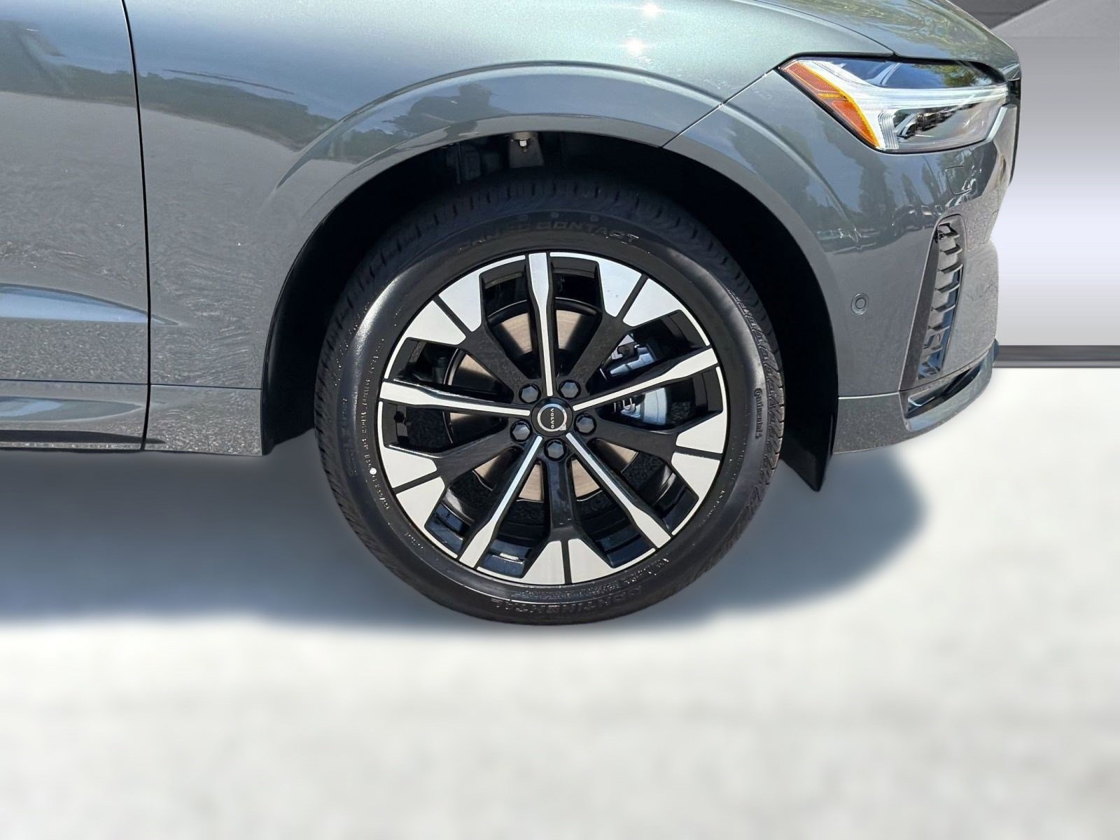 New 2026 Volvo XC60 B5 Ultra w/ Climate Package AWD/4WD image 11