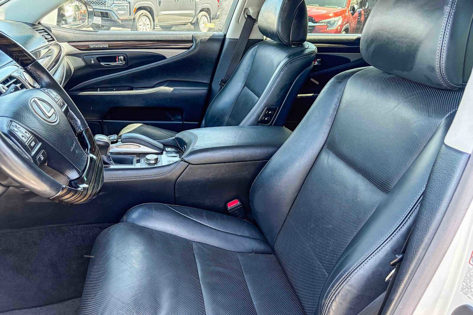 Used 2017 Lexus LS 460 w/ Comfort Package image 17