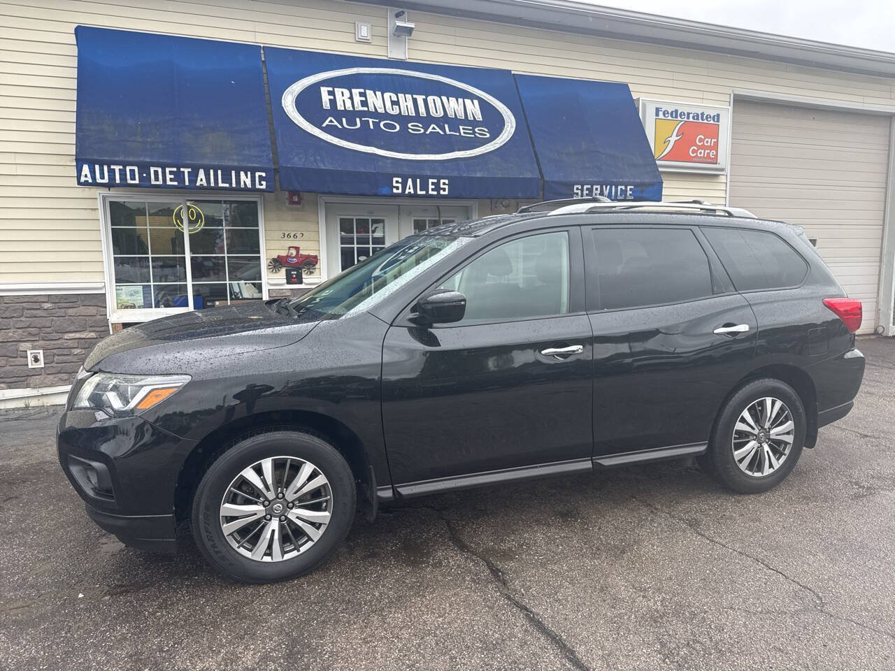 Used 2019 Nissan Pathfinder S AWD/4WD image 3