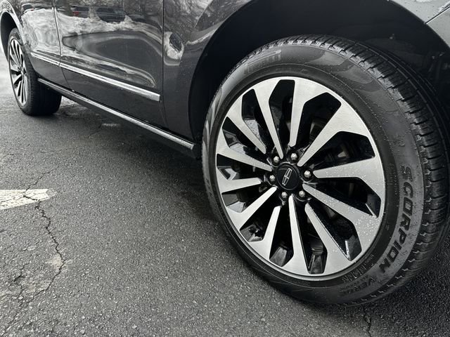Used 2024 Lincoln Navigator Reserve image 11