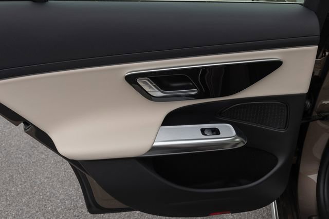Used 2025 Mercedes-Benz E 350 4MATIC Sedan image 16