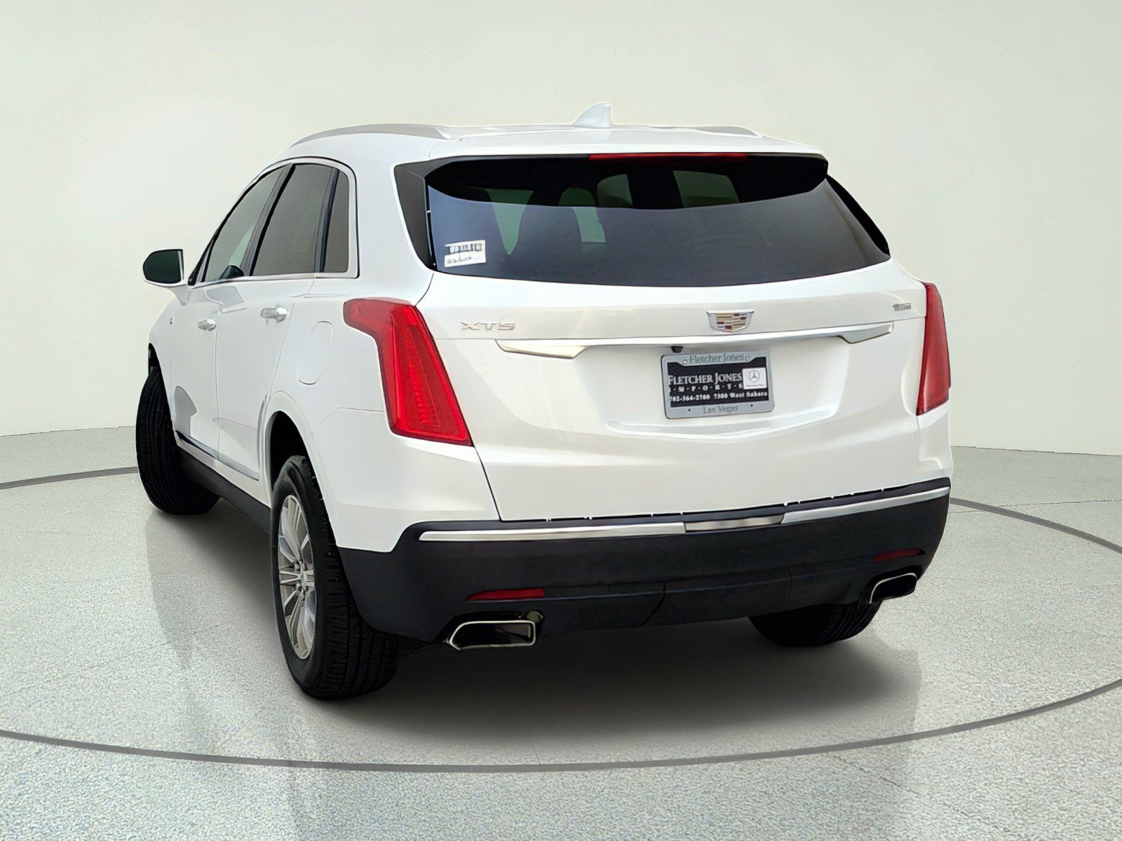 Used 2017 Cadillac XT5 Luxury w/ Driver Awareness Package FWD image 11