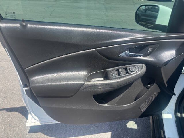 Used 2018 Chevrolet Volt LT FWD image 10