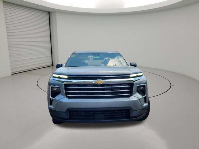 New 2026 Chevrolet Traverse LT w/ Driver Confidence Package FWD image 2