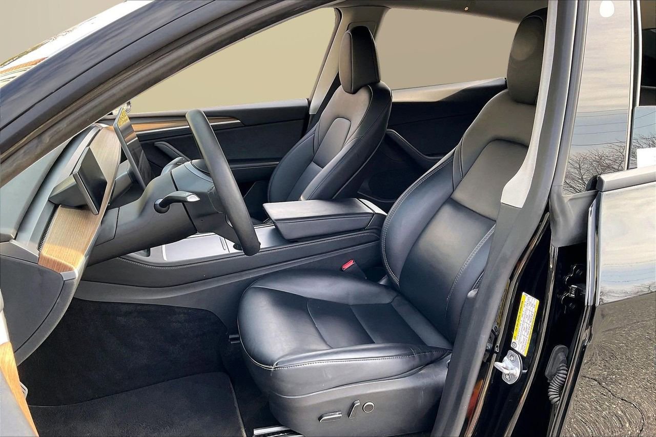 Used 2023 Tesla Model Y Performance image 22