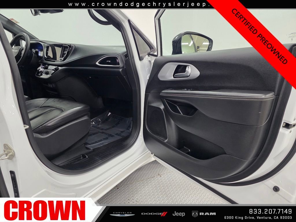 Certified 2024 Chrysler Pacifica Select image 15