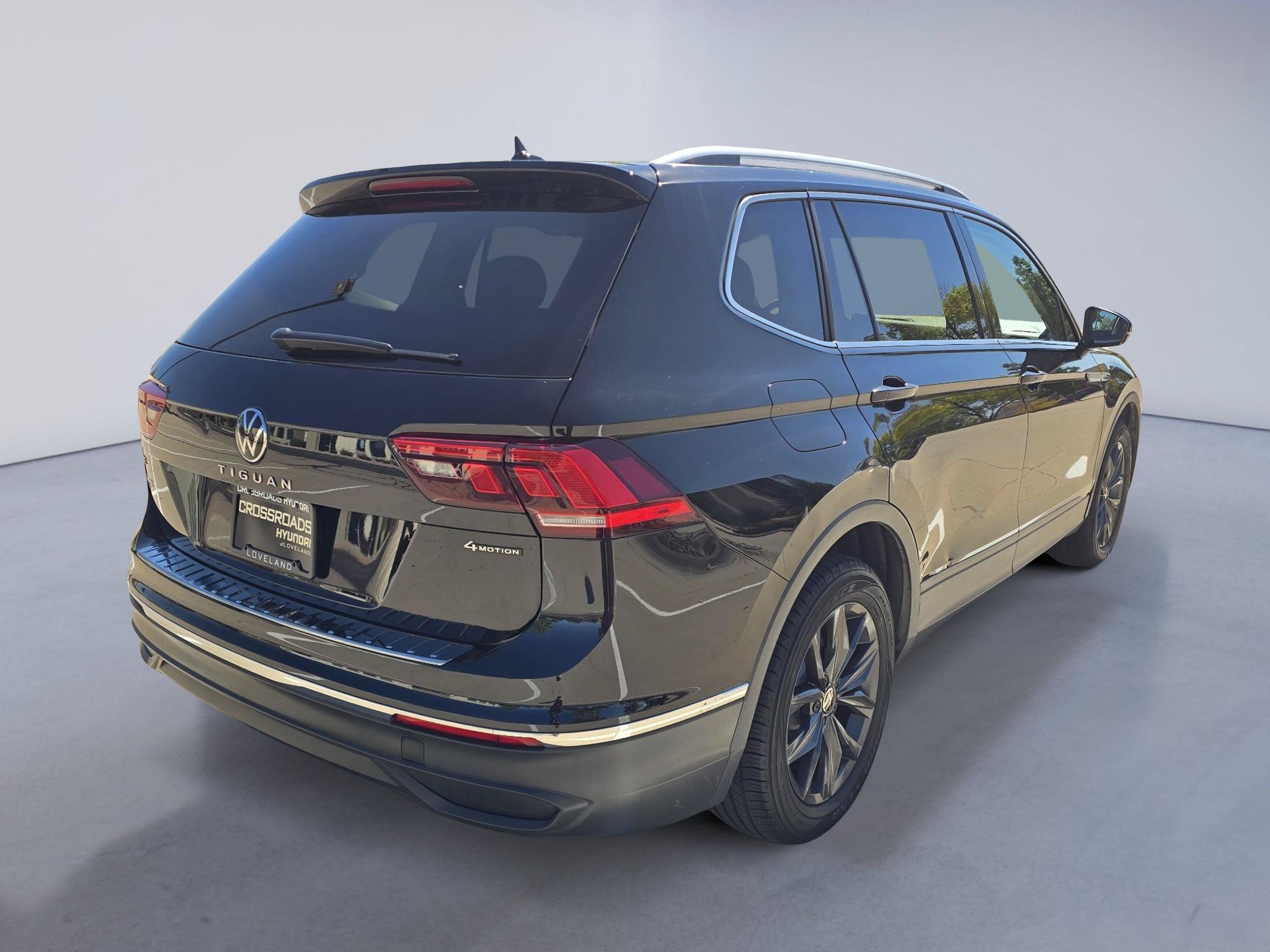 Used 2024 Volkswagen Tiguan SE AWD/4WD image 6