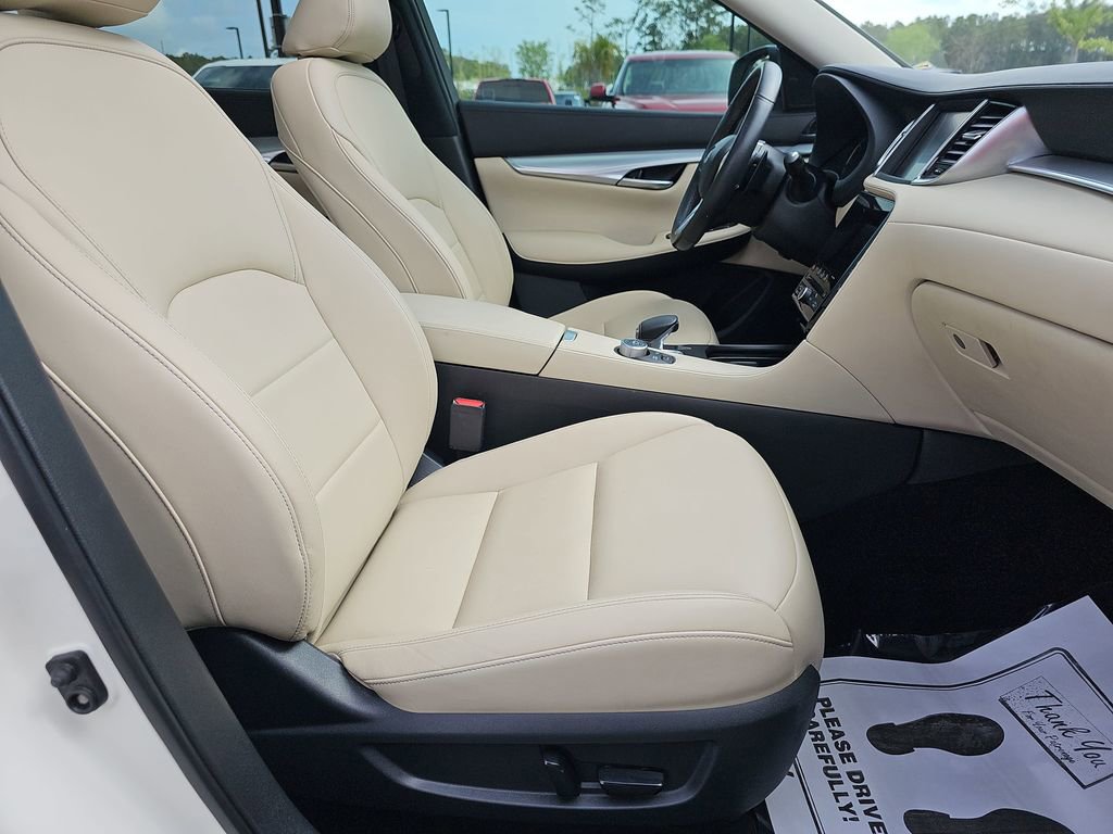 Used 2019 INFINITI QX50 Luxe w/ Navigation Package image 13