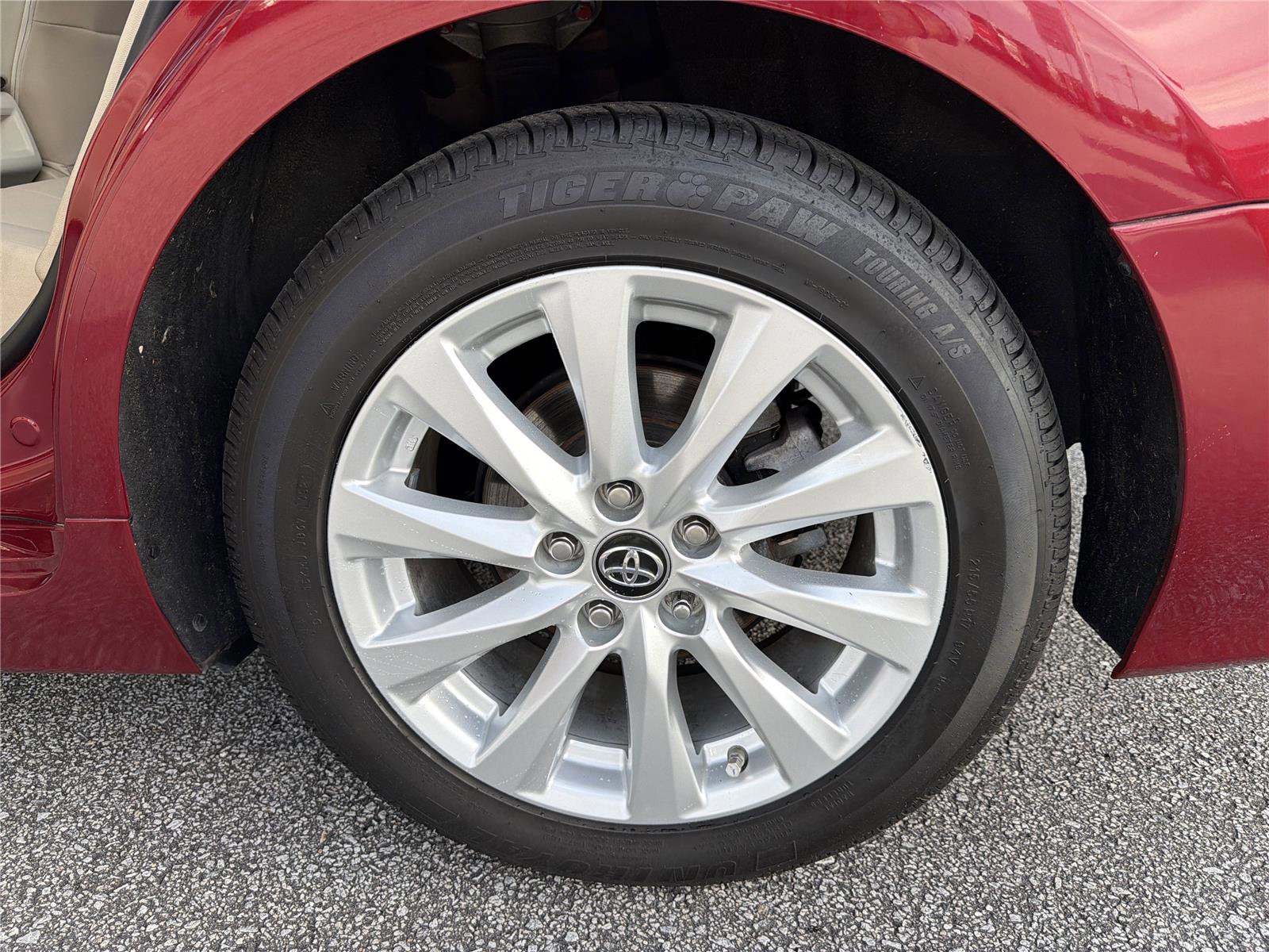 Used 2018 Toyota Camry LE FWD image 17