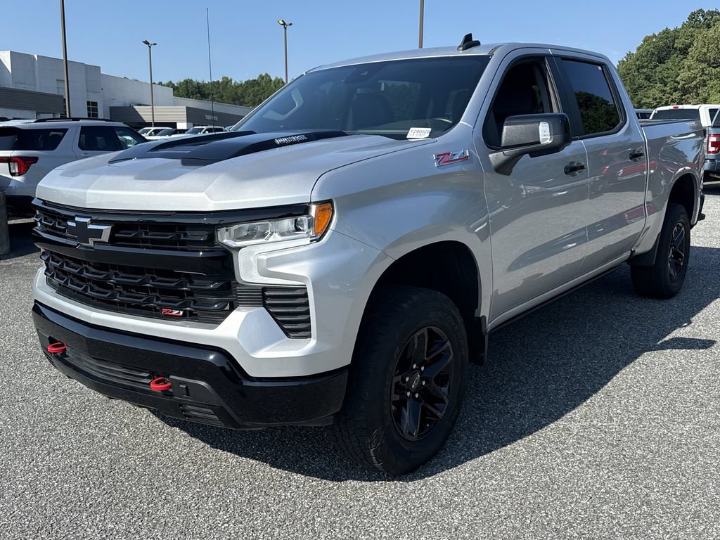 Used 2022 Chevrolet Silverado 1500 LT Trail Boss w/ LT Trail Boss Premium Package AWD/4WD image 3