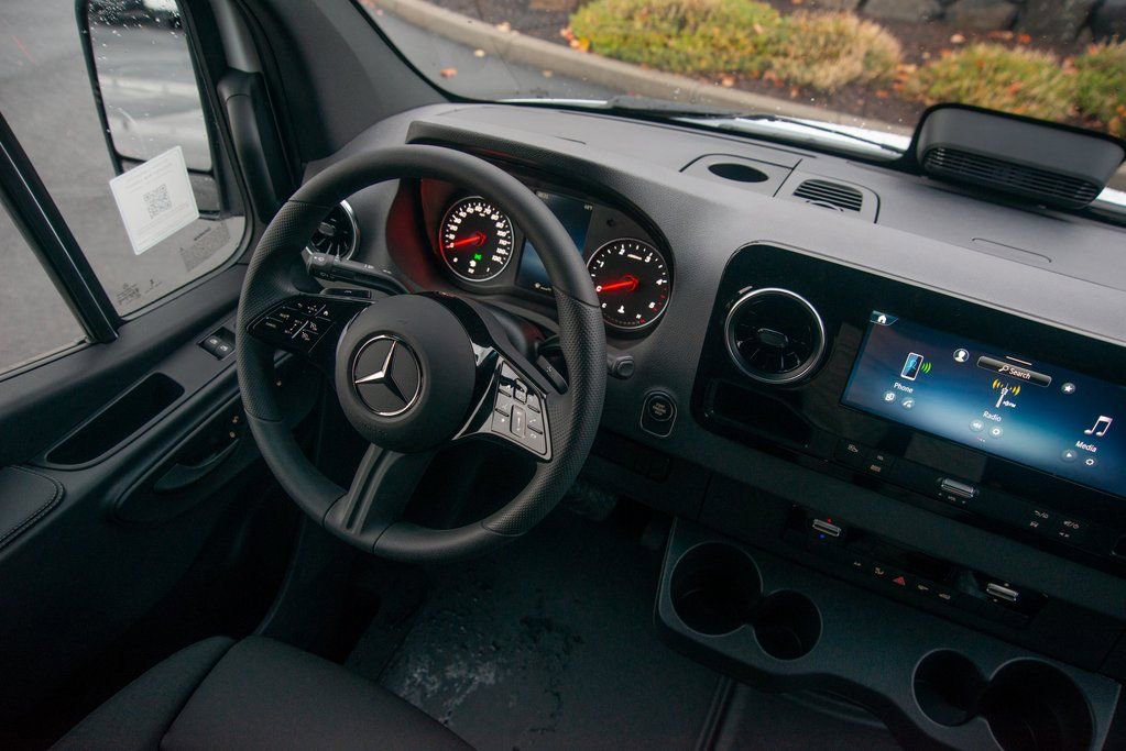 New 2025 Mercedes-Benz Sprinter 4500 image 27