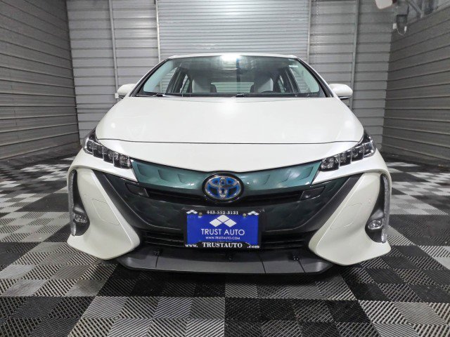 Used 2018 Toyota Prius Prime Advanced image 3