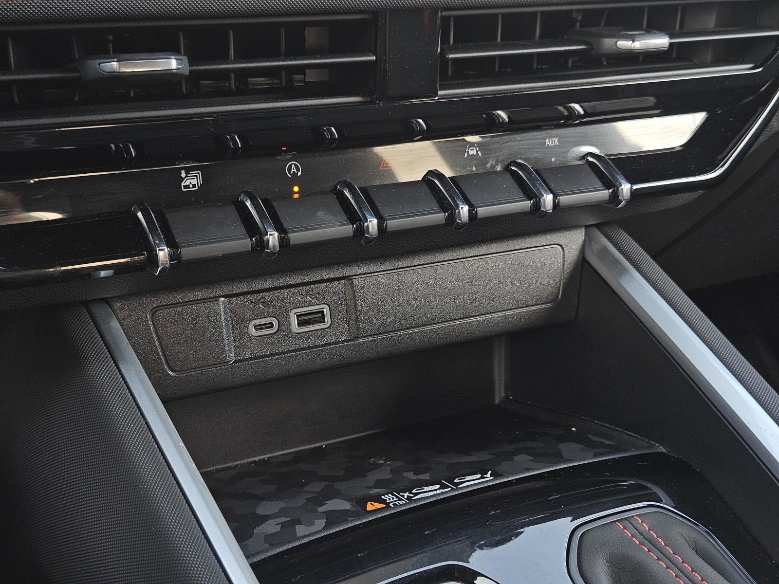 Used 2024 Chevrolet Colorado Z71 w/ Z71 Convenience Package 2 image 21