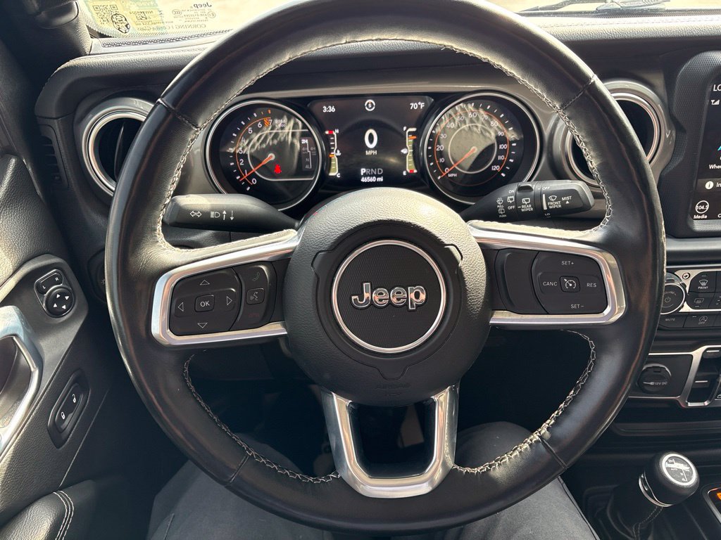 Used 2022 Jeep Wrangler Unlimited Sahara w/ Dual Top Group AWD/4WD image 32