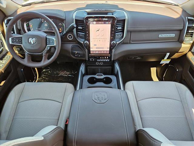 New 2026 RAM 2500 Laramie AWD/4WD image 14