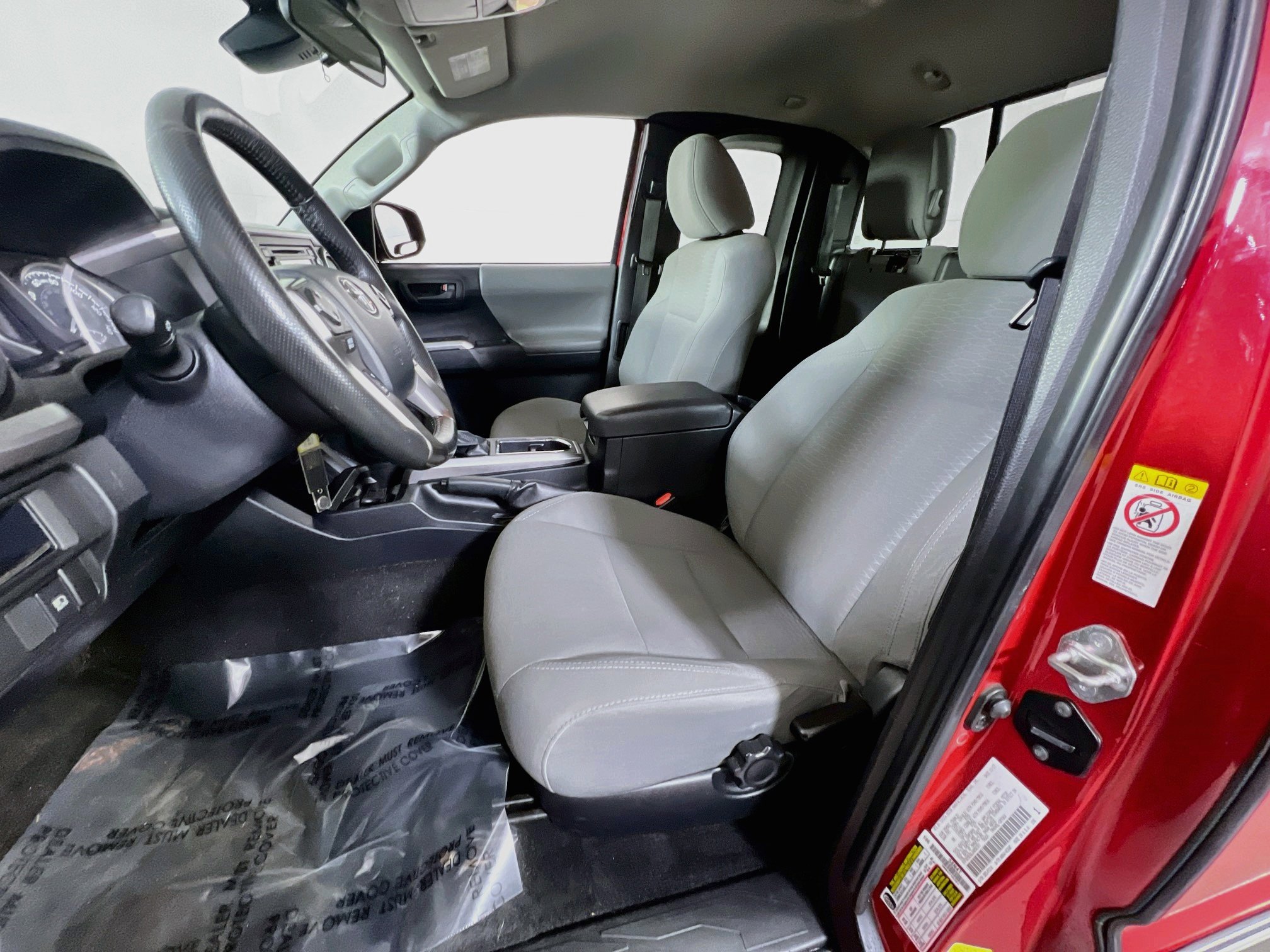 Used 2018 Toyota Tacoma SR5 AWD/4WD image 18