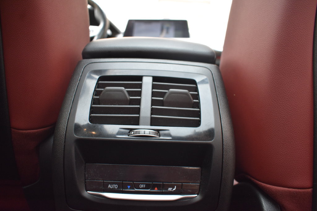 Used 2024 BMW X3 sDrive30i w/ M Sport Package RWD image 29