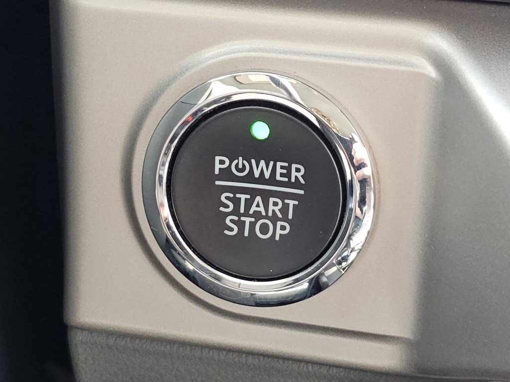 Used 2023 Ford F150 Lightning XLT image 17