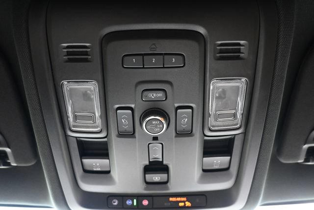 Used 2024 Chevrolet Tahoe High Country AWD/4WD image 36