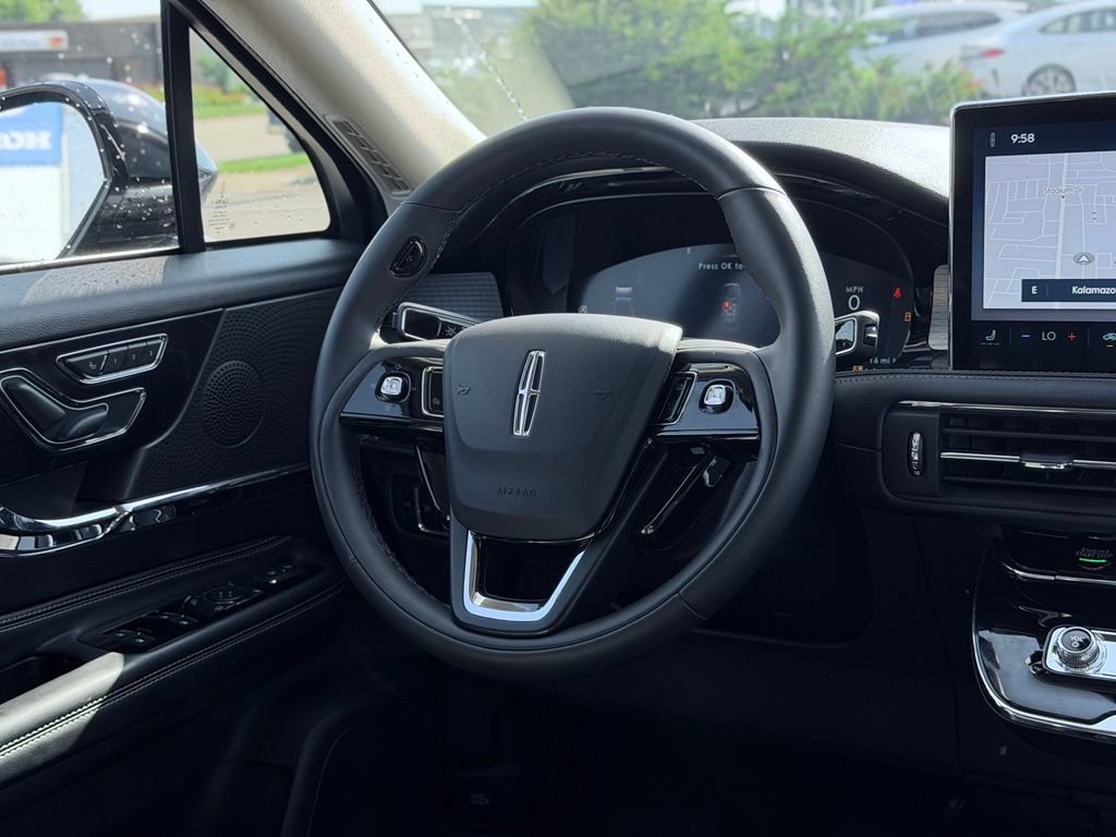Certified 2024 Lincoln Corsair AWD image 25