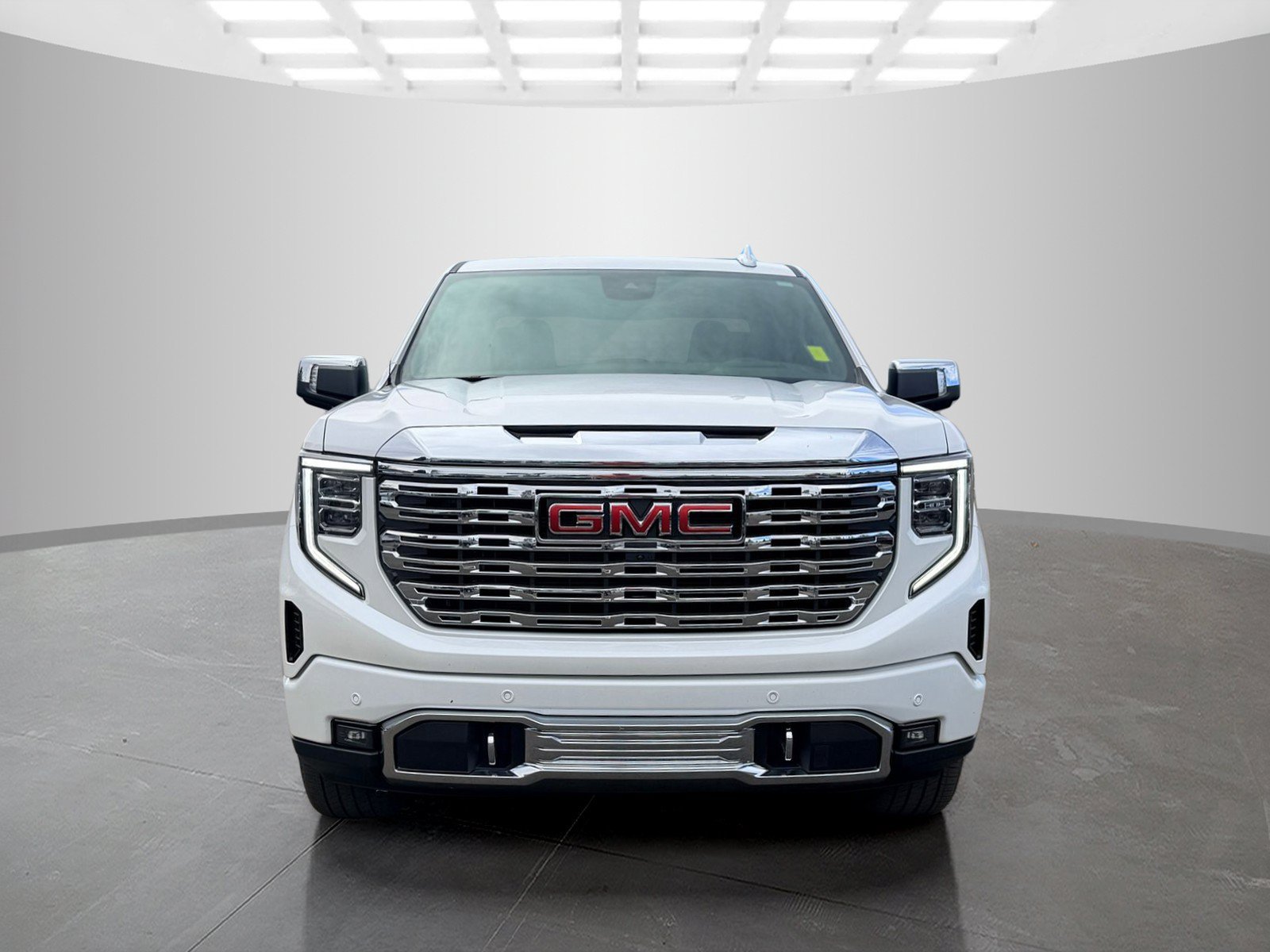 Used 2024 GMC Sierra 1500 Denali AWD/4WD image 2