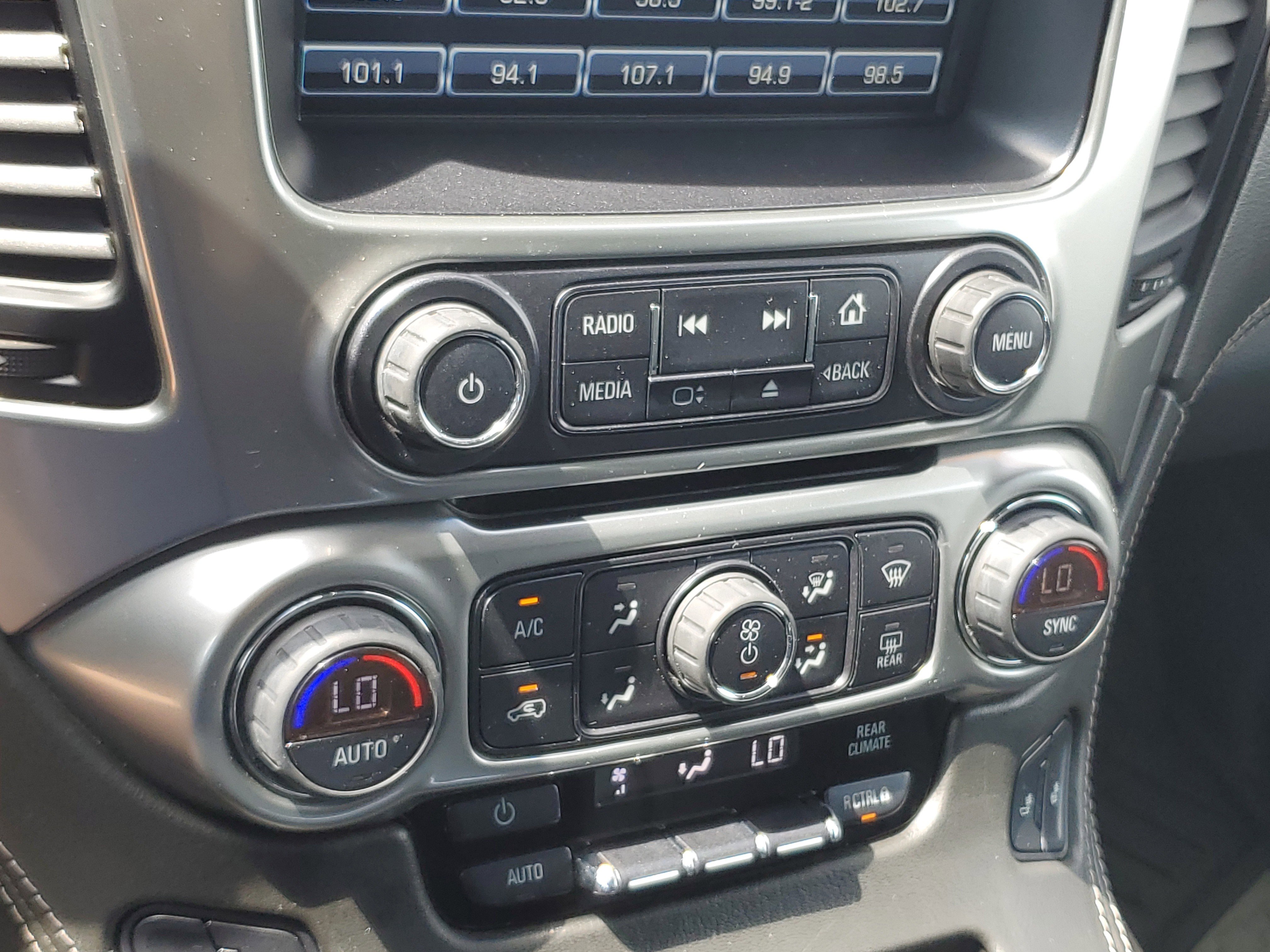 Used 2020 Chevrolet Suburban LT AWD/4WD image 27