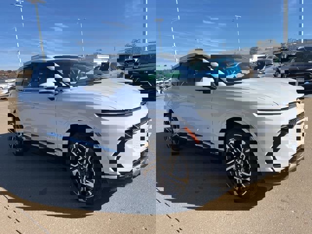 New 2026 Chevrolet Equinox EV LT w/ Convenience Package II image 1