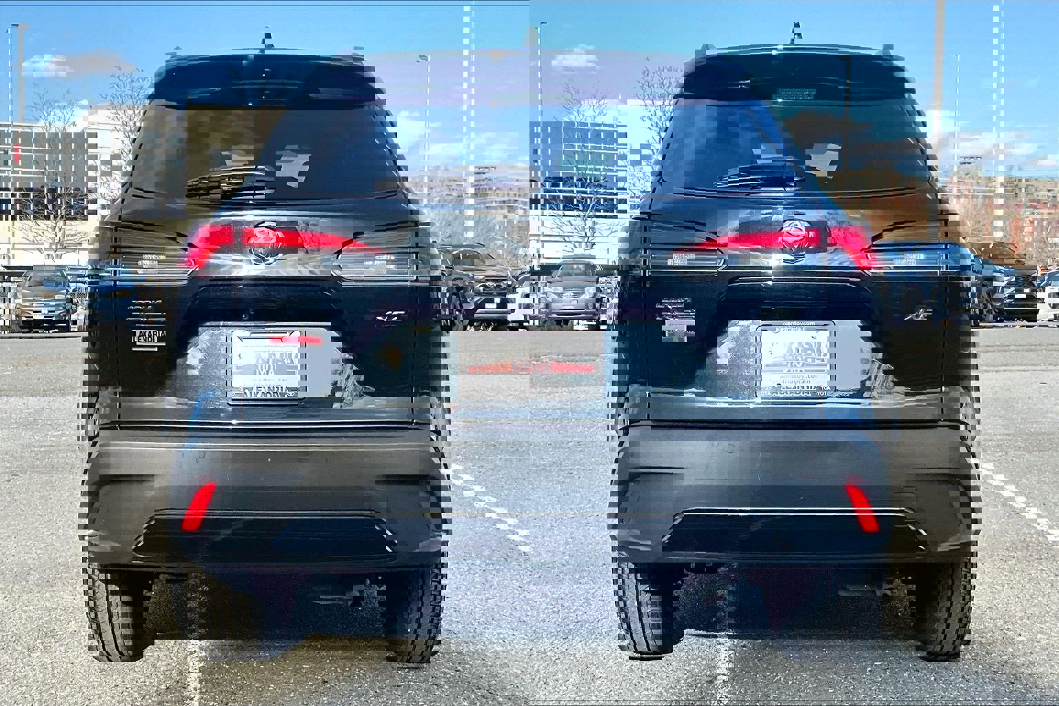 Used 2025 Toyota Corolla Cross XLE image 4