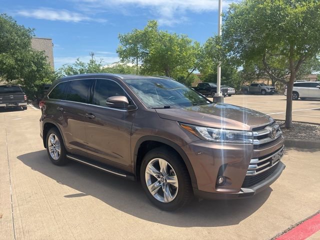 Used 2019 Toyota Highlander Limited image 3