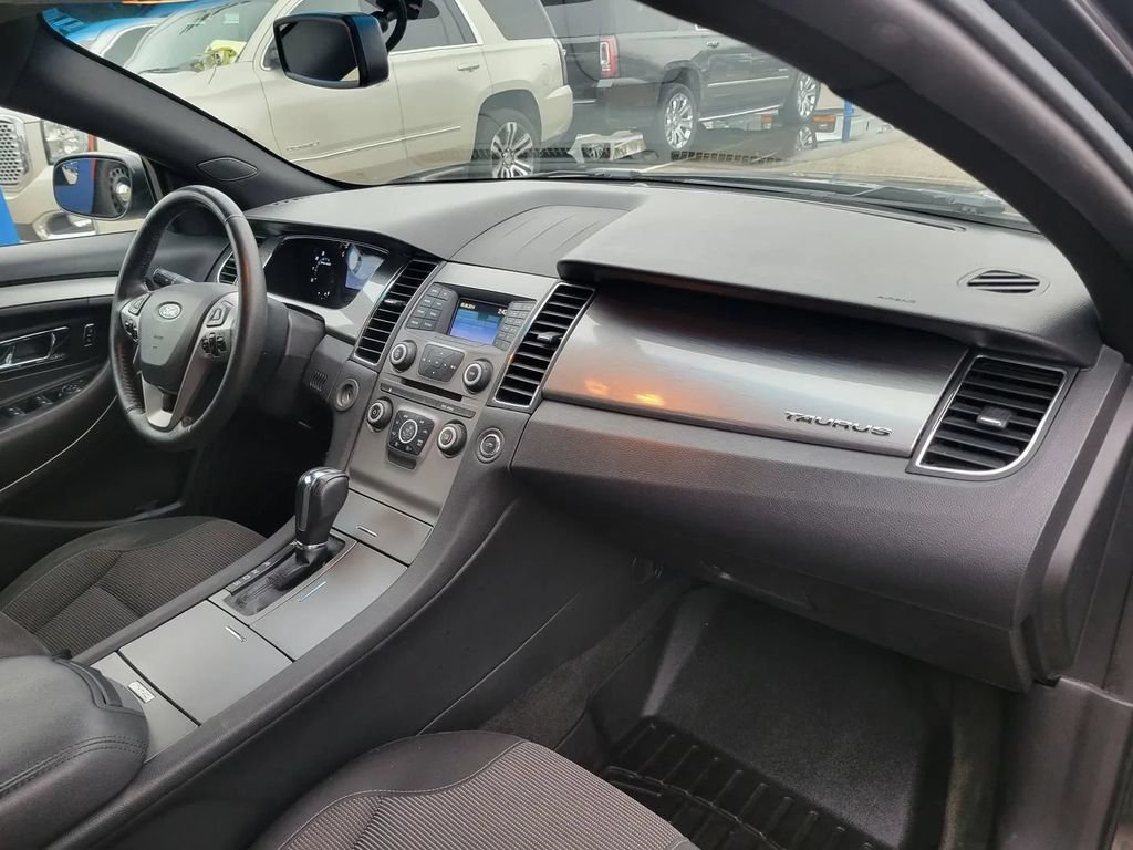 Used 2017 Ford Taurus SEL AWD/4WD image 16