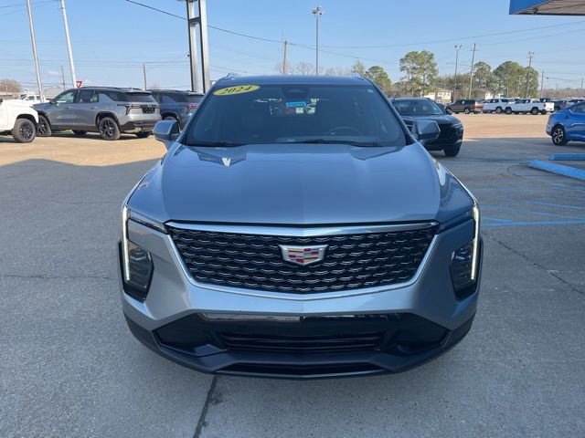 Used 2024 Cadillac XT4 Premium Luxury image 2