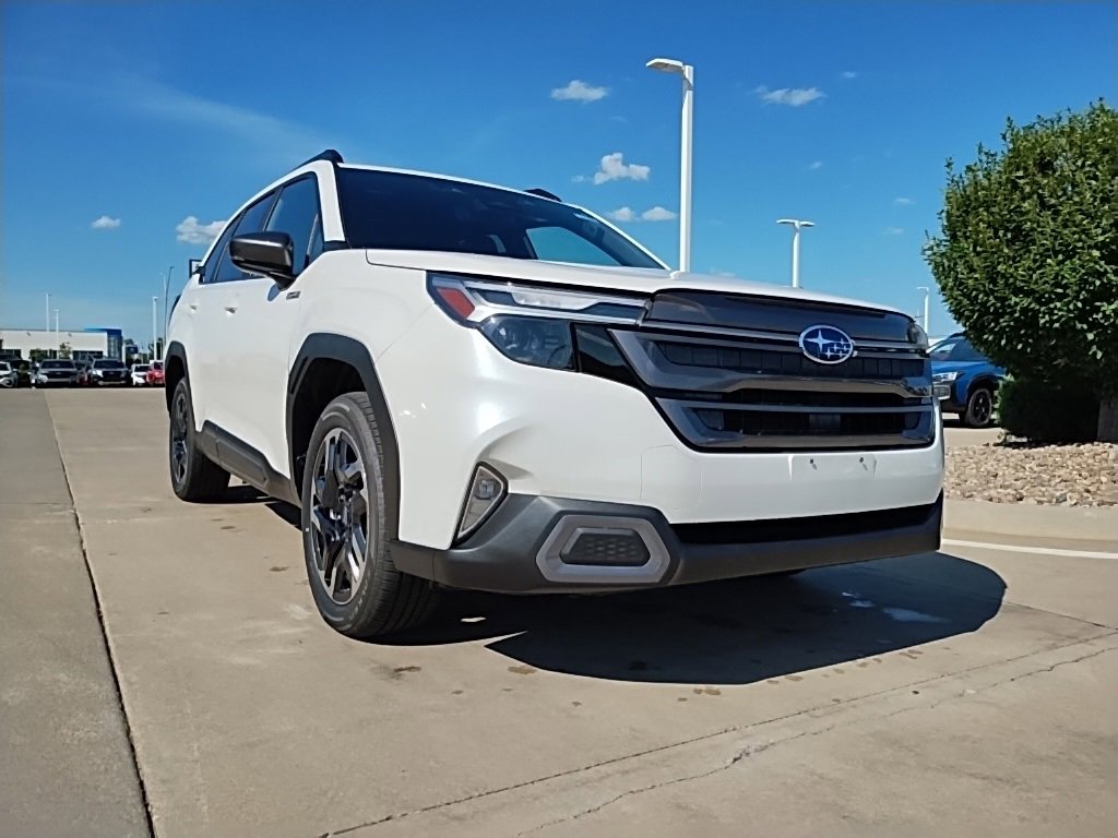New 2025 Subaru Forester Limited w/ Popular Package image 4