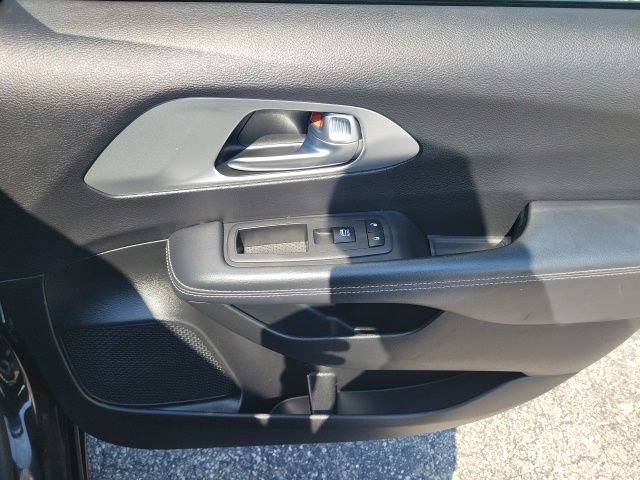 Used 2023 Chrysler Pacifica Touring FWD image 19
