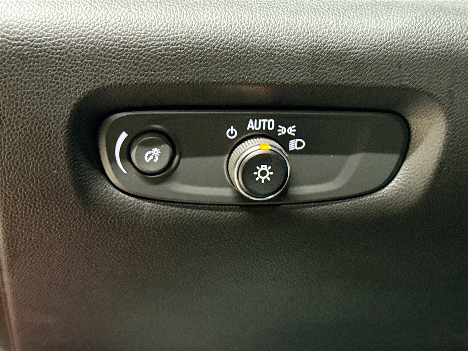 Used 2023 Chevrolet Traverse RS w/ LPO, Floor Liner Package image 10