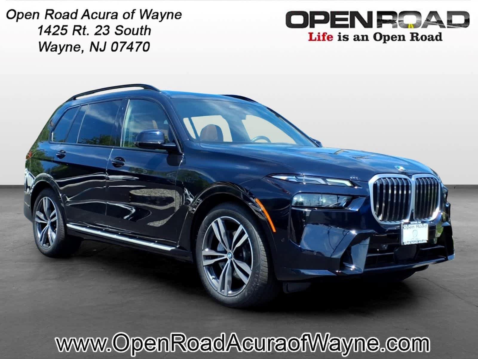 Used 2024 BMW X7 xDrive40i w/ M Sport Package AWD/4WD image 1