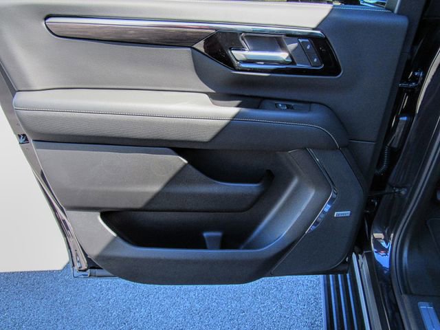 New 2026 Chevrolet Suburban Premier RWD image 16