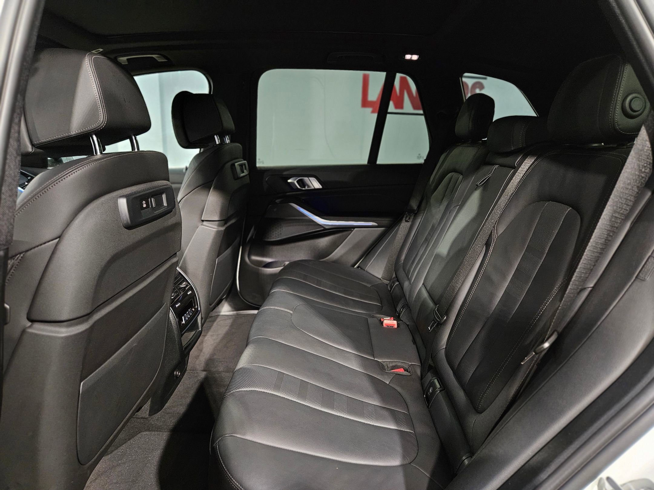 Used 2022 BMW X5 xDrive40i w/ Premium Package image 37