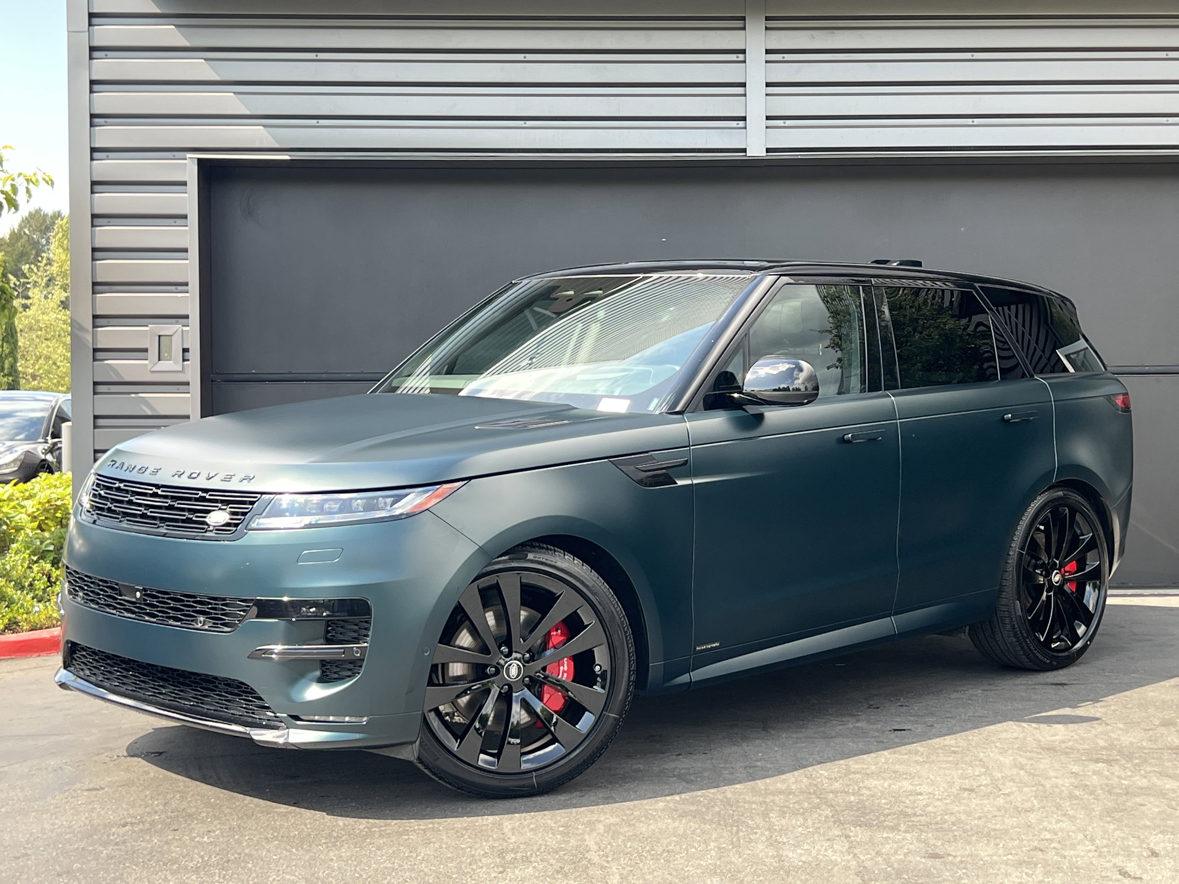 New 2025 Land Rover Range Rover Sport Autobiography image 1