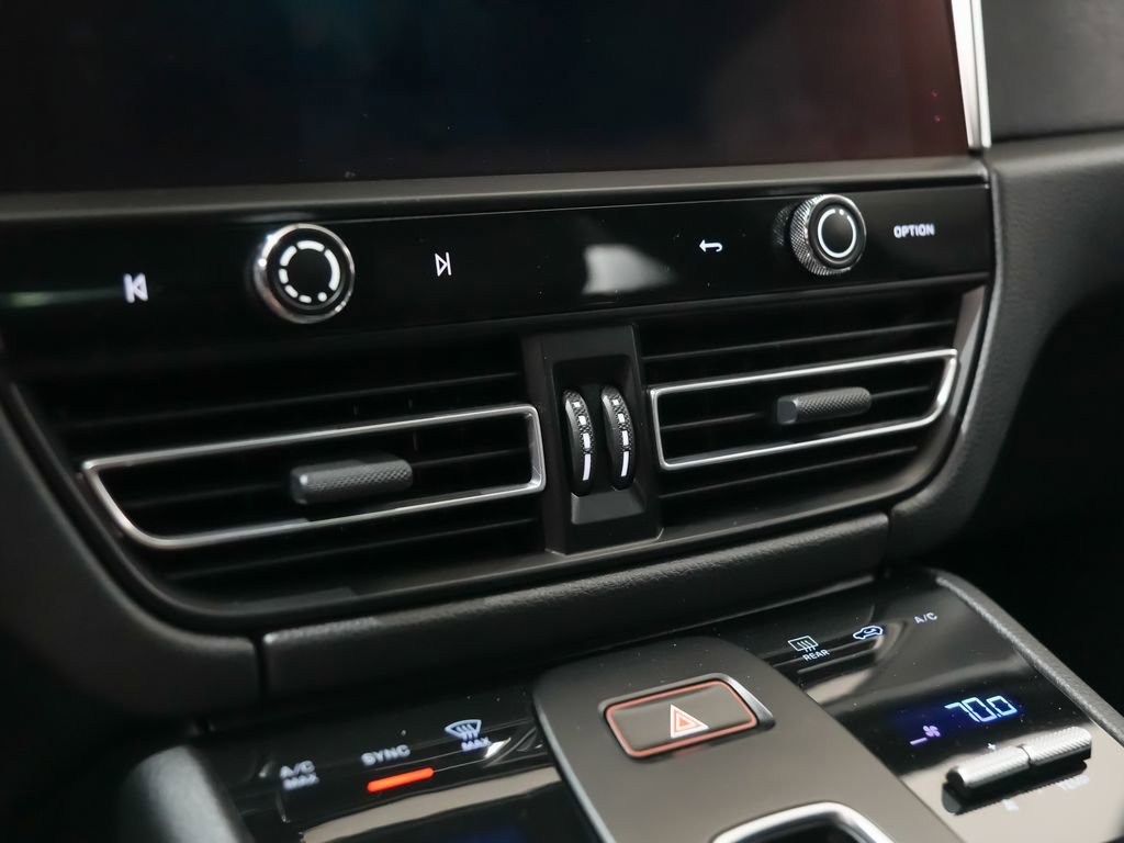 Certified 2023 Porsche Macan GTS AWD/4WD image 32
