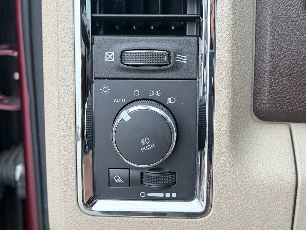 Used 2018 RAM 1500 Laramie Longhorn RWD image 11