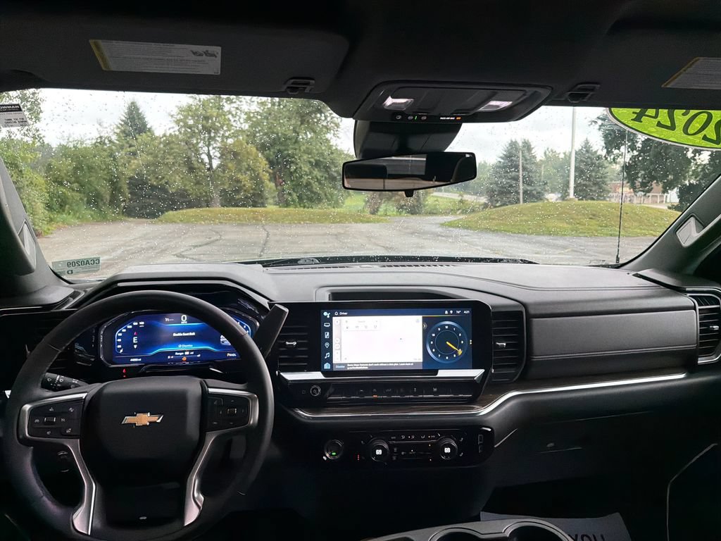 Used 2024 Chevrolet Silverado 1500 LT AWD/4WD image 28