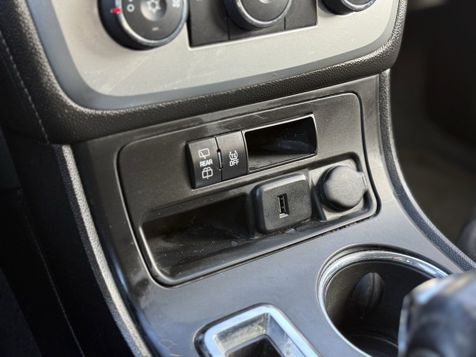 Used 2016 GMC Acadia SLE image 16