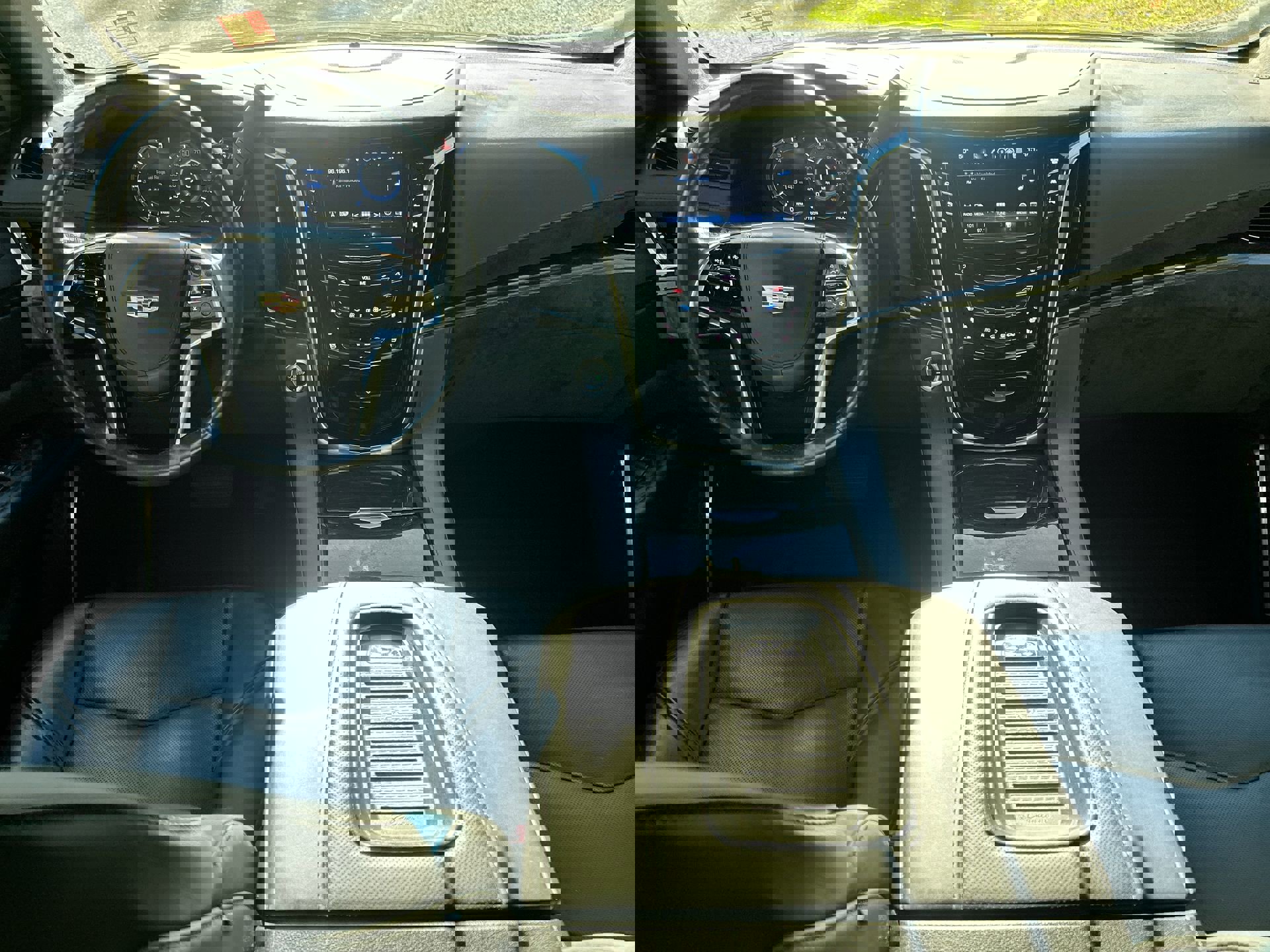 Used 2019 Cadillac Escalade Platinum image 18