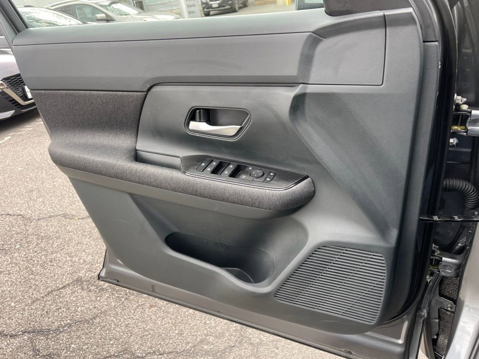 New 2025 Nissan Kicks SV w/ Illumination Package image 23